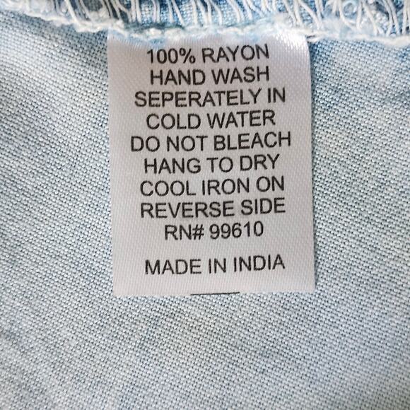 D & Kade Smocked Bodice Bell Sleeved Boho Top Size Small - Picture 4 of 7